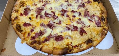 Crossroads pizza franklin - Central Pizza is a family owned restaurant serving fresh, delicious pizza and more! Enjoy one of our popular specialty pizzas or any of our delicious menu items including fresh salads, subs and pasta dishes. Be sure to save …